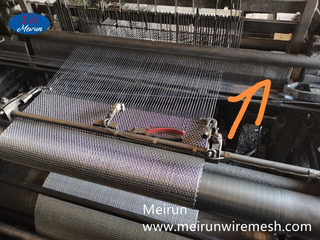 Galvanized Wire Shuttle Weaving Mesh Making Machine 