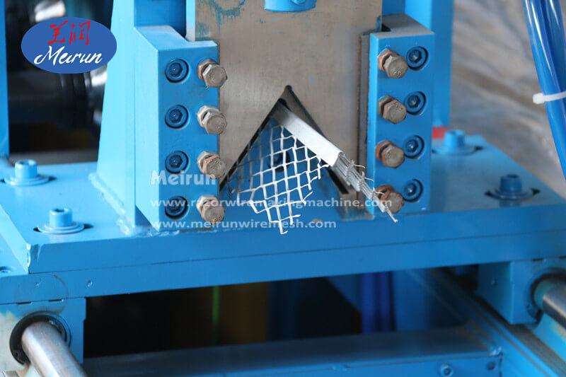 Expanded Corner Roll Forming Machine