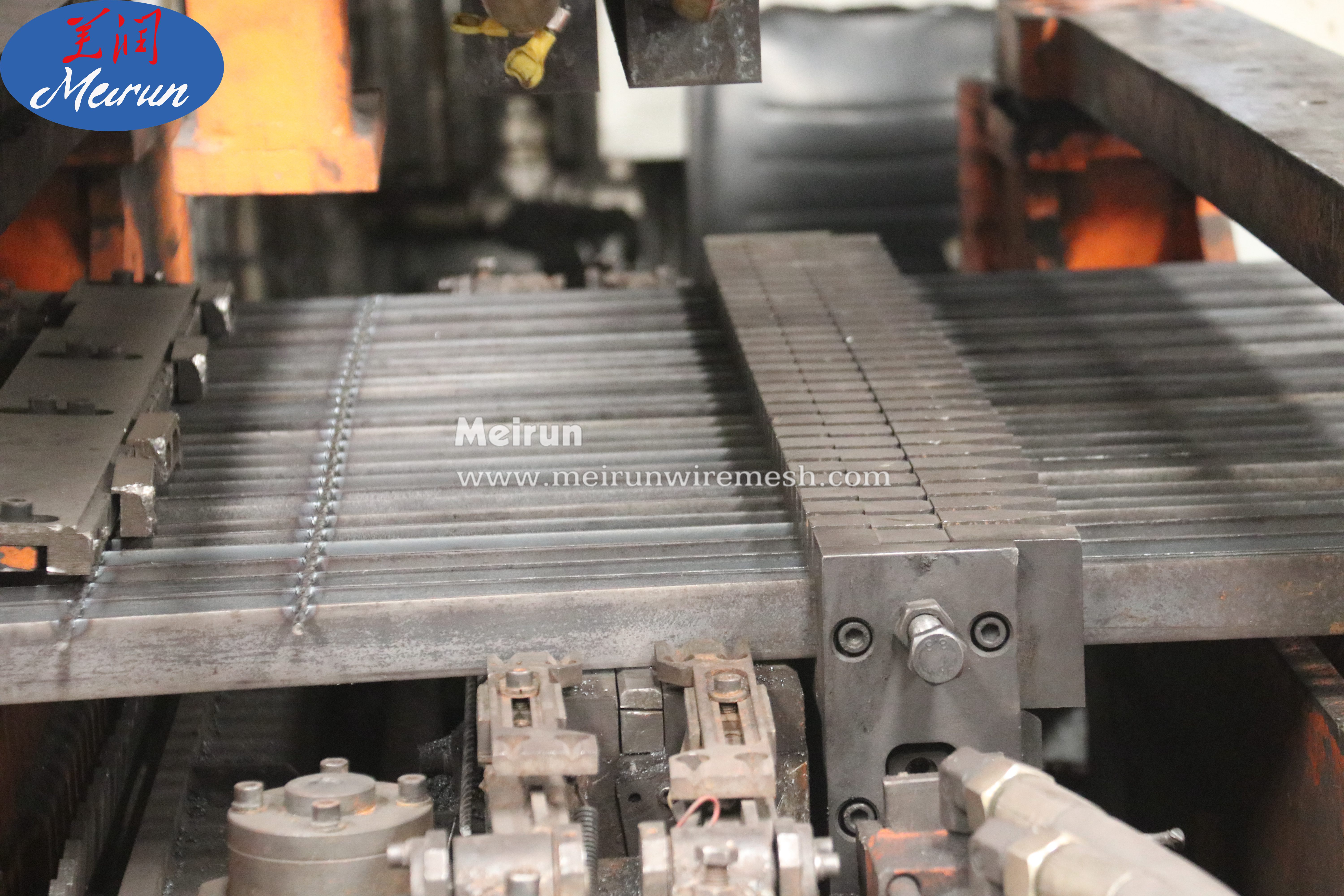 Galvanized Steel Mesh Grating Construction Steel Mesh Machine 