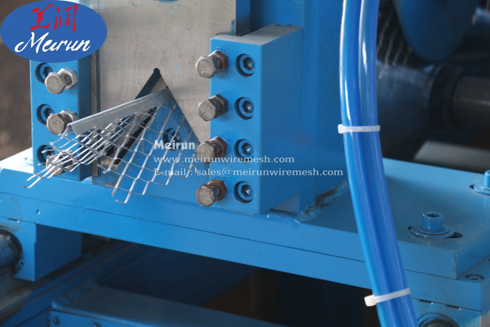 Corner Bead V Keel Angle Iron Roll Forming Machine with Punching