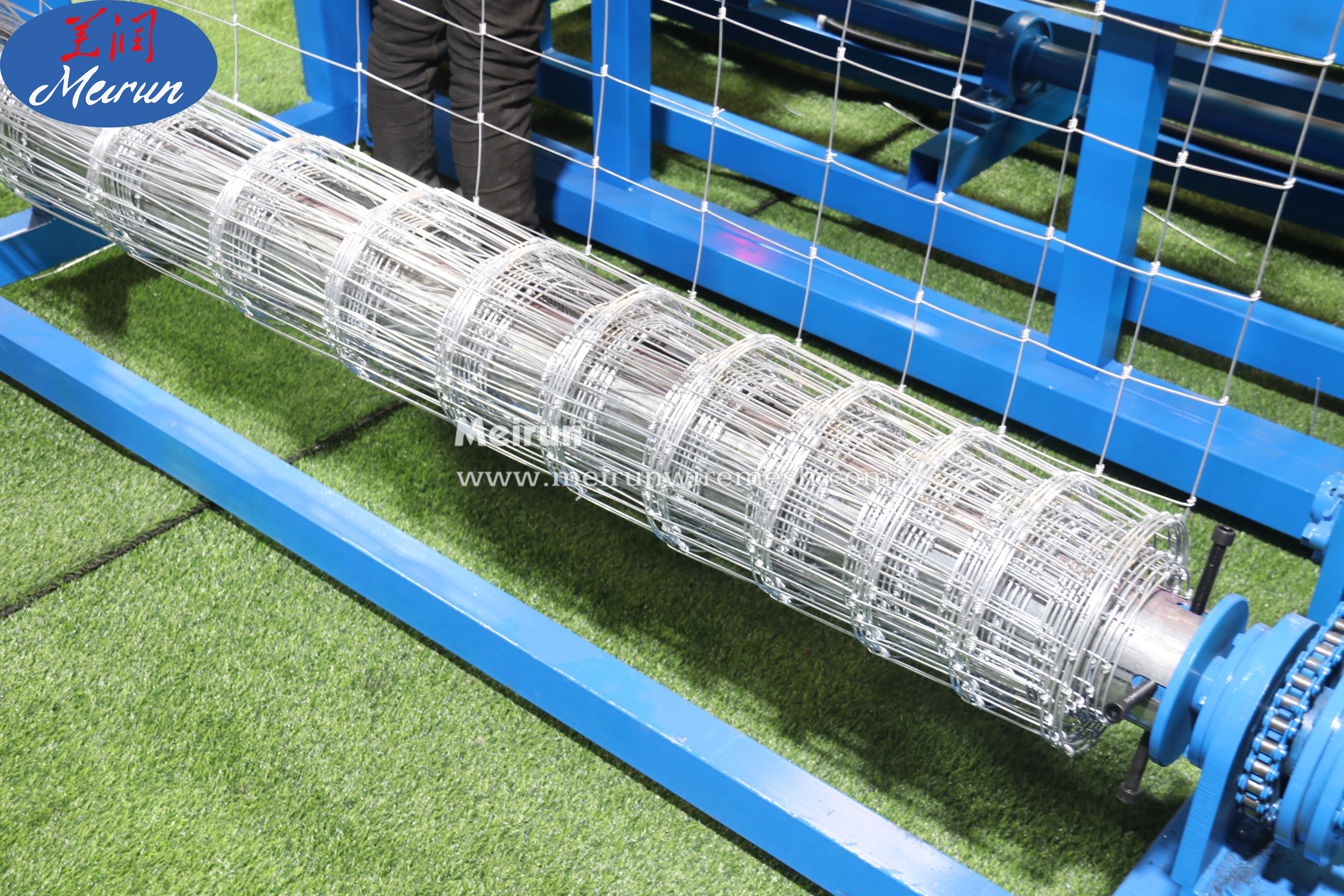 Hebei Meirun Reliable Quality Cattle Grassland Fence Machine Grassland Fence Netting Processing Machine Field Fence Making Machine 