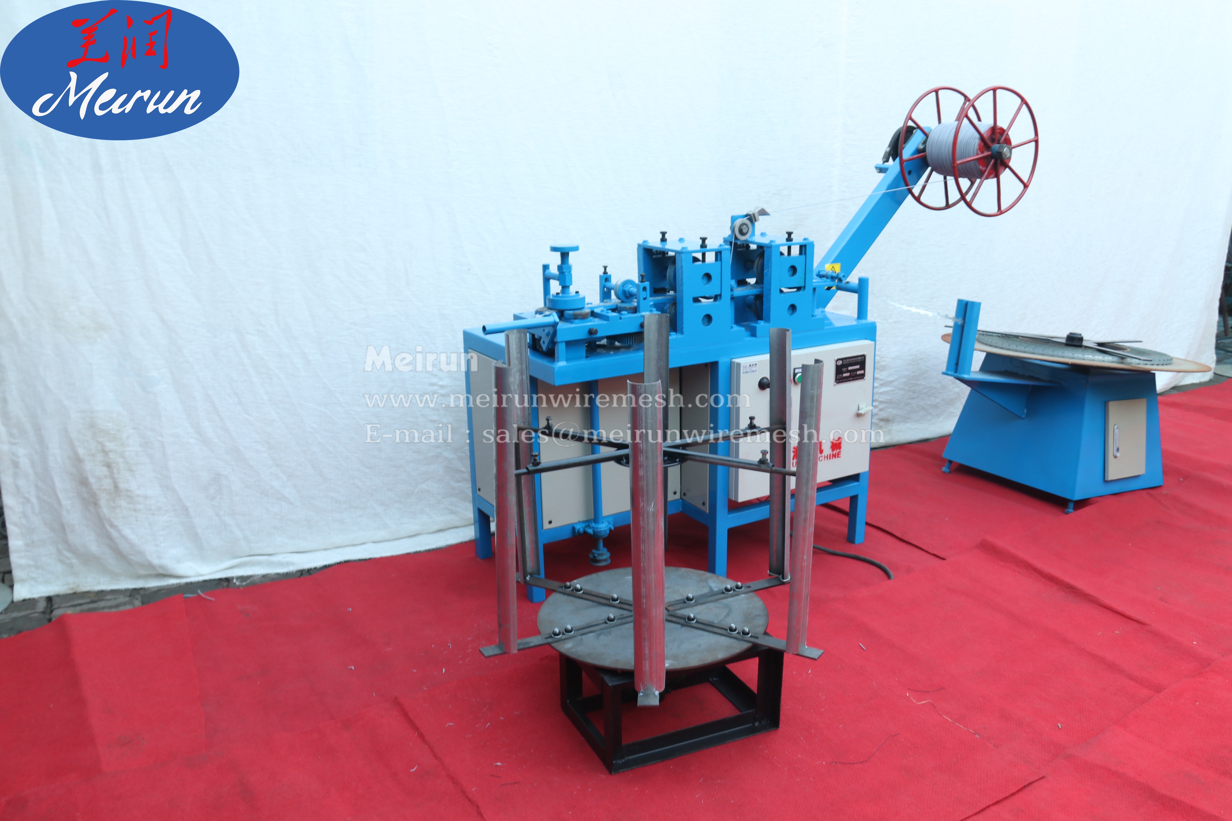 High Speed Double Edge Safety Razor Barbed Wire Fence Coiler Machine with Good Quality, Competitive Price