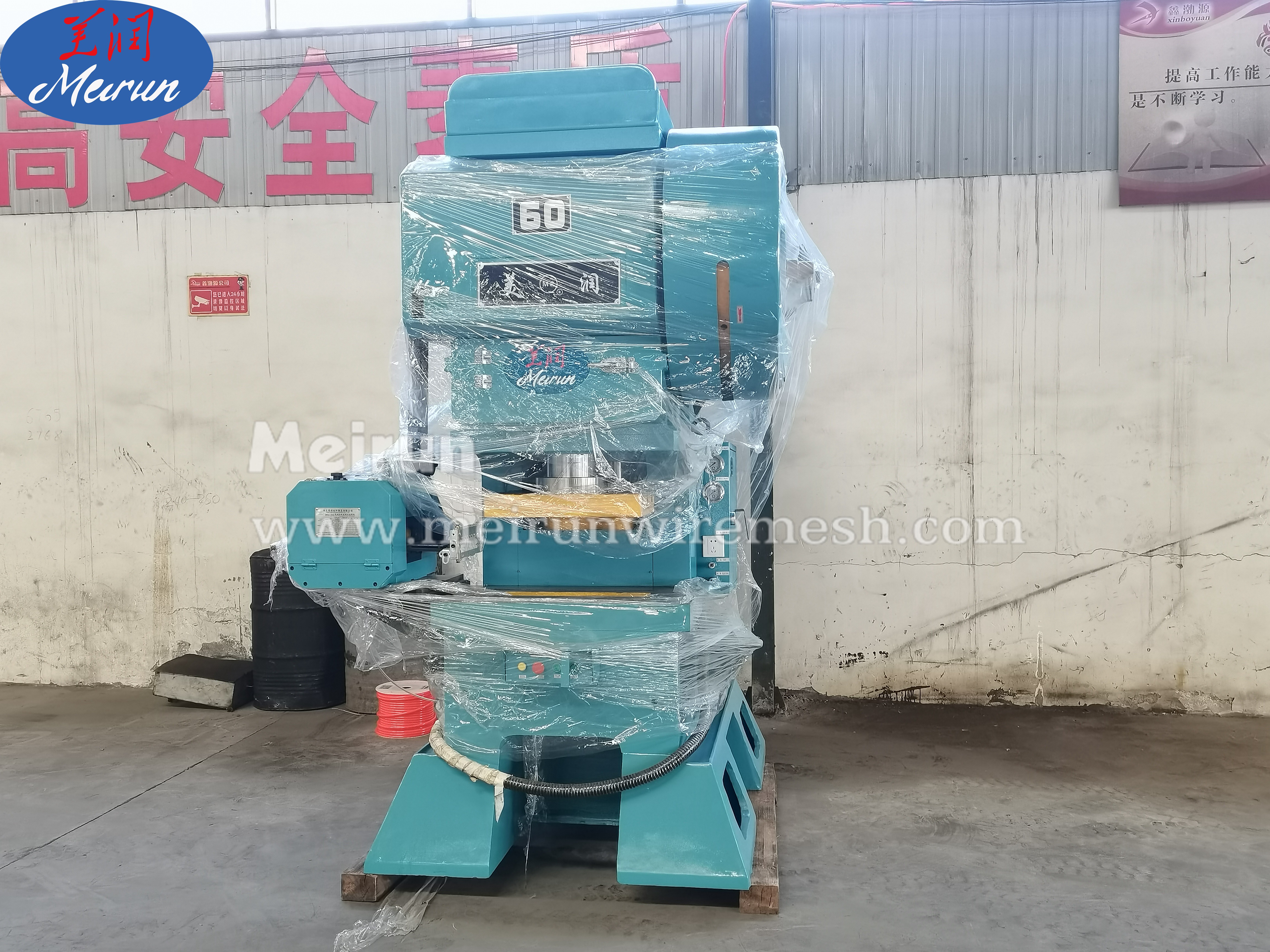BTO22, 30 , CBT 60, CBT65 Stainless Steel Razor Barbed Wire Making Machine 