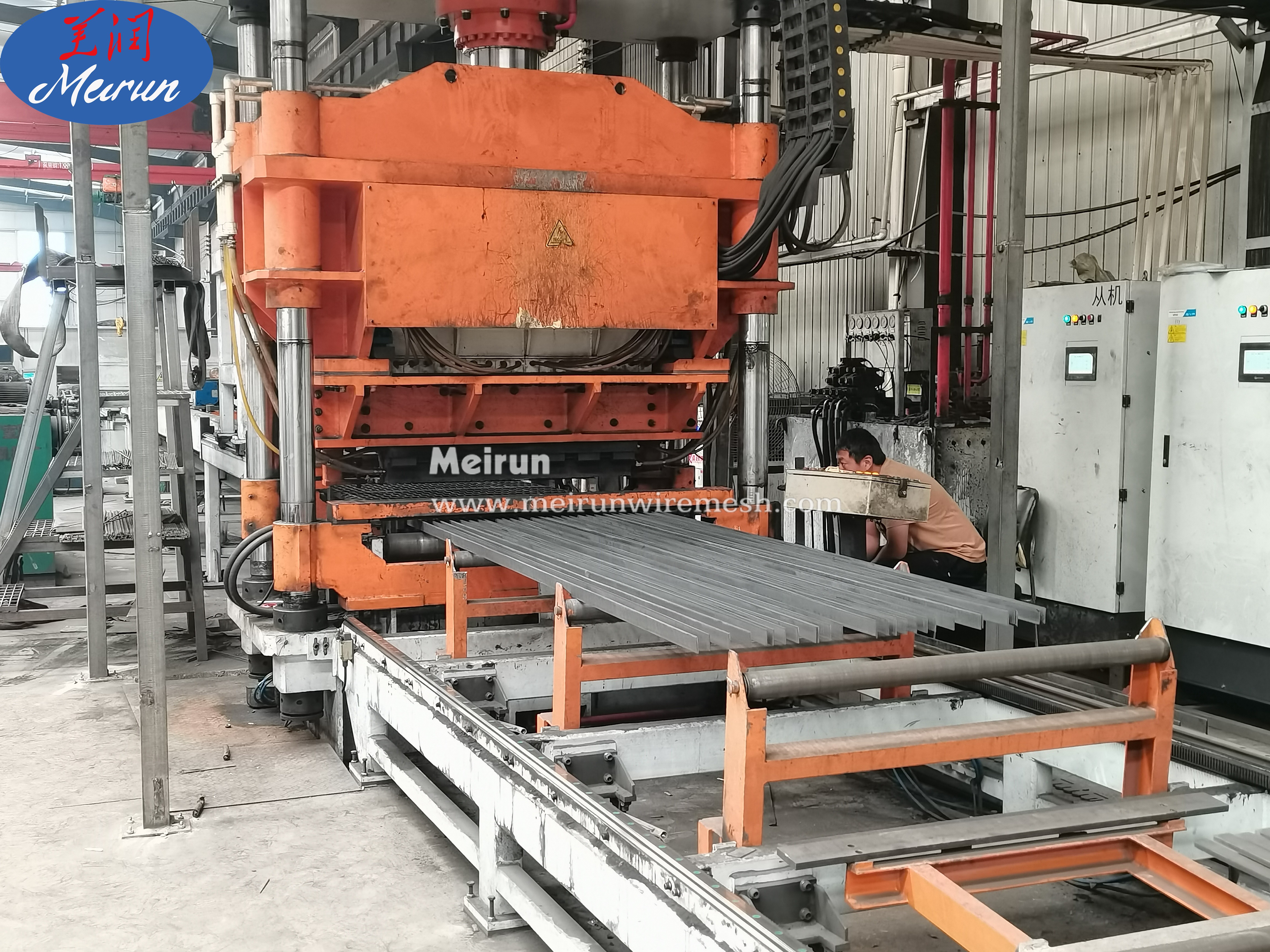 With Best Quality Safety Walkway Aluminum Grating Making Machine 