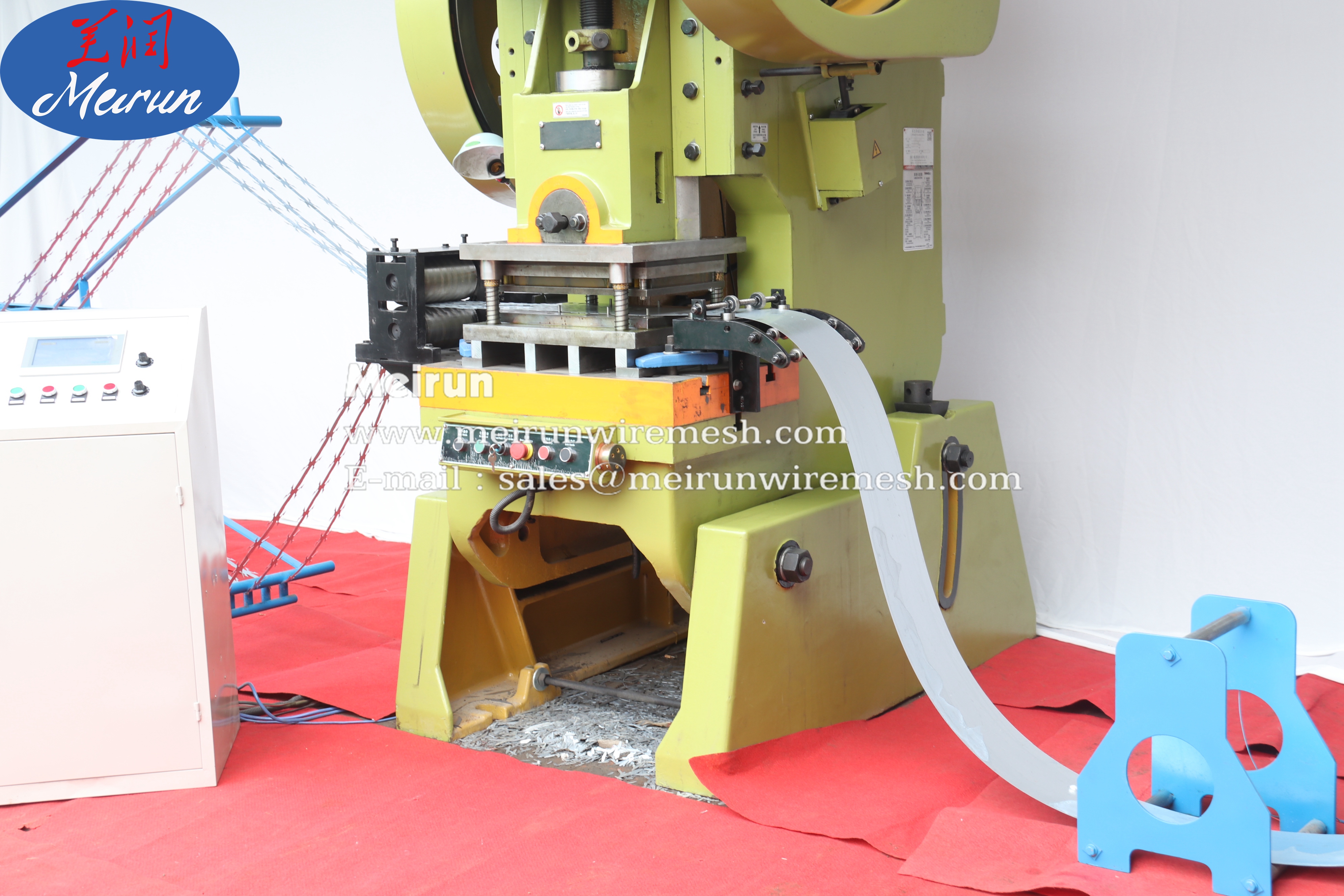 Razor Barbed Wire Making Machine Used for Fence 